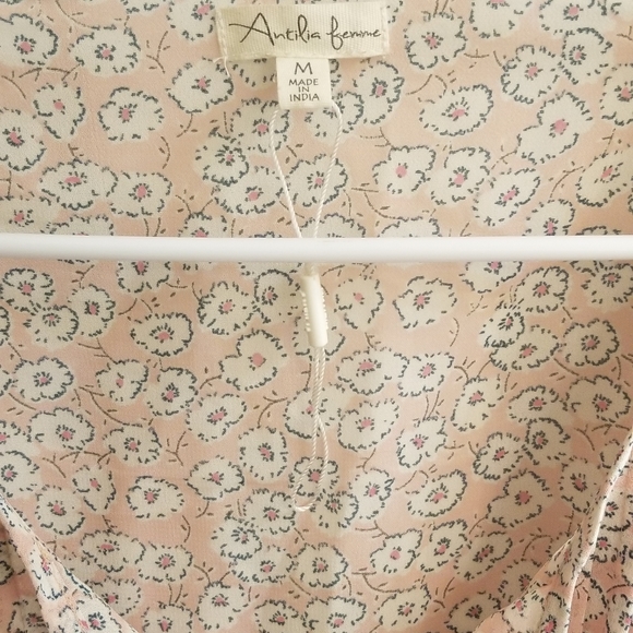 BLOUSE